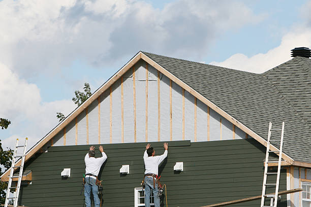 Professional Siding Installation technician working in Richland, GA
